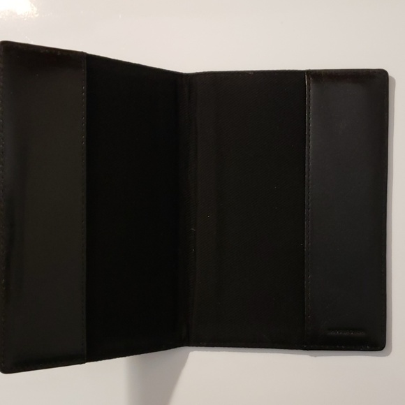 2 Authentic Kate Spade passport holders - Picture 4 of 4